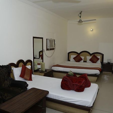 ניו דלהי Hotel Vishal מראה חיצוני תמונה